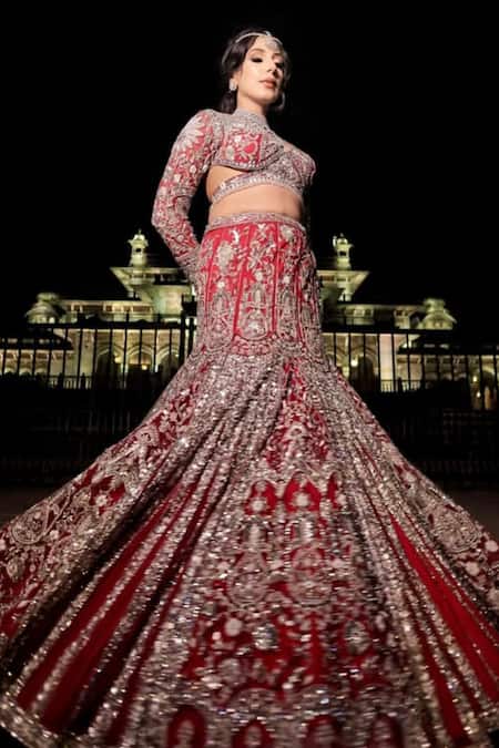 Kaynaat By Aanchal Sawhney_Red Net Zari, Embroidery V-neck Zircon Bridal Lehenga Set _Online_at_Aza_Fashions