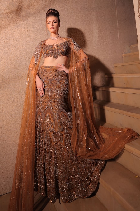Kaynaat By Aanchal Sawhney_Gold Net Sequins, Cut Work, Pearls Cutwork Embroidered Bridal Lehenga Set _at_Aza_Fashions