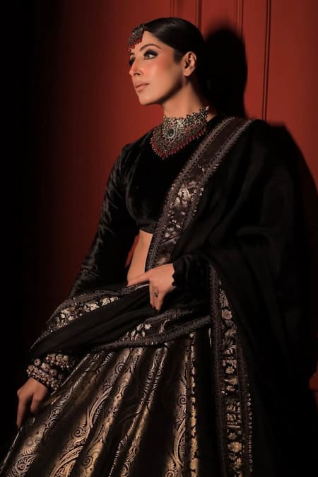 Buy_Kaynaat By Aanchal Sawhney_Black Velvet, Organza, Brocade Crystals, Sequins, Cut Embellished Lehenga Set _Online_at_Aza_Fashions
