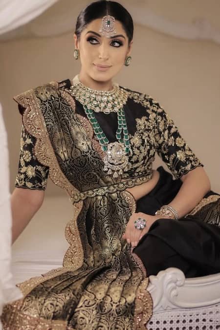 Buy_Kaynaat By Aanchal Sawhney_Black Silk, Organza, Brocade Sequins, Beads Round Floral Embellished Saree Set _Online_at_Aza_Fashions