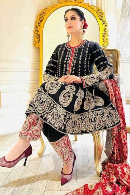 Buy_Kaynaat By Aanchal Sawhney_Black Silk Embroidery, Cut Work, Beads, Diamonds Round Cutdana Anarkali Set _Online_at_Aza_Fashions