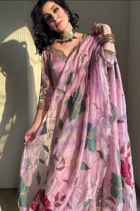 Buy_Kaynaat By Aanchal Sawhney_Pink Organza, Tissue Zari, Embroidery, Cut Work Split V-neck Zardozi Kurta Set _Online_at_Aza_Fashions