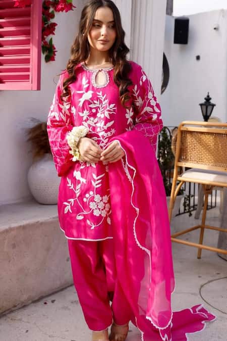 Shop_Kaynaat By Aanchal Sawhney_Pink Organza, Chanderi Sequins, Beads, Embroidery Keyhole Floral Kurta Set _Online_at_Aza_Fashions