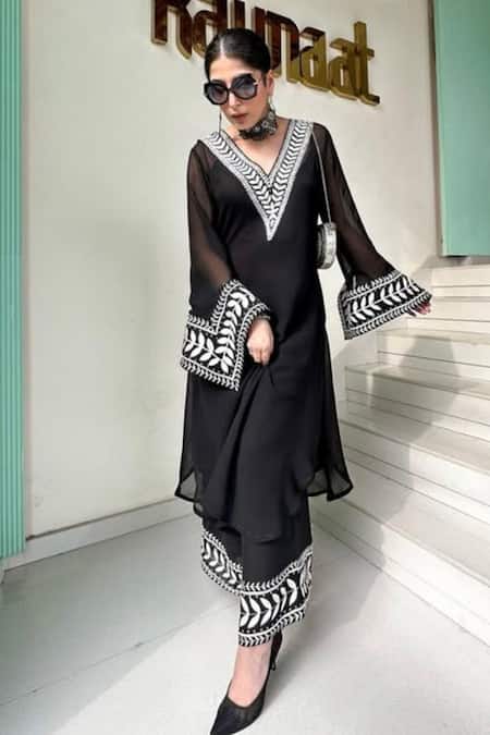 Kaynaat By Aanchal Sawhney Thread Embroidered Black Kurta Set 