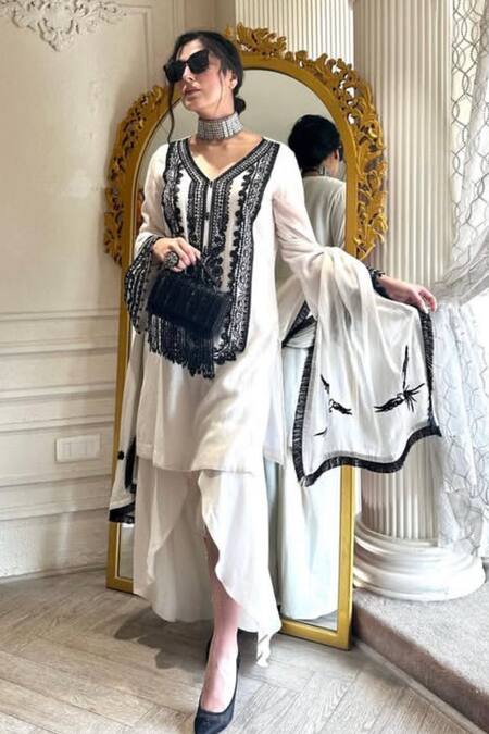 Kaynaat By Aanchal Sawhney_Ivory Cotton, Georgette Sequins, Embroidery V-neck Kurta Dhoti Set _Online_at_Aza_Fashions