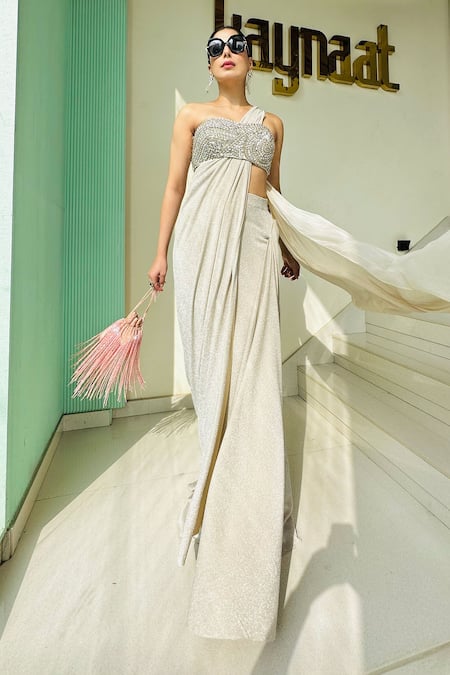 Kaynaat By Aanchal Sawhney Embellished Shimmer Pre-Draped Saree Set 