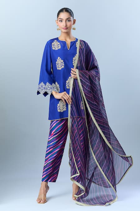 Buy Archana Shah Blue Silk Embroidery Split V-neck Floral Butta Kurta Set Online at Aza Fashions Buy_Archana Shah_Blue Silk Embroidery Split V-neck Floral Butta Kurta Set _Online_at_Aza_Fashions