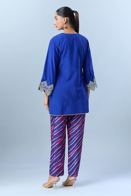 Shop Archana Shah Blue Silk Embroidery Split V-neck Floral Butta Kurta Set at Aza Fashions Shop_Archana Shah_Blue Silk Embroidery Split V-neck Floral Butta Kurta Set _at_Aza_Fashions