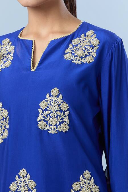 Archana Shah Blue Silk Embroidery Split V-neck Floral Butta Kurta Set at Aza Fashions Archana Shah_Blue Silk Embroidery Split V-neck Floral Butta Kurta Set _at_Aza_Fashions