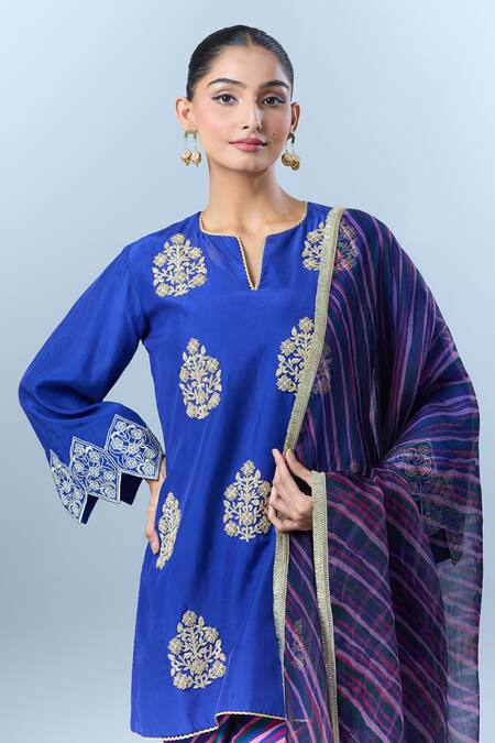 Buy Archana Shah Blue Silk Embroidery Split V-neck Floral Butta Kurta Set Buy_Archana Shah_Blue Silk Embroidery Split V-neck Floral Butta Kurta Set
