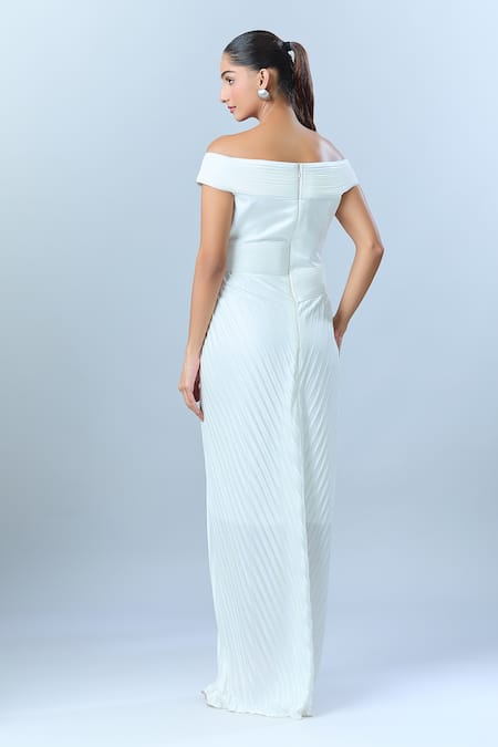 Shop Amit Aggarwal White Off-shoulder Pleated Off Gown at Aza Fashions Shop_Amit Aggarwal_White Off-shoulder Pleated Off Gown _at_Aza_Fashions