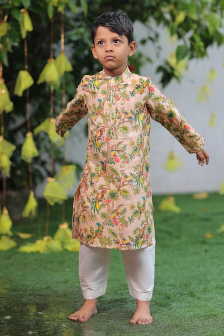 Shruti Jalan_Peach Chanderi, Cotton Forest Print Kurta Set _at_Aza_Fashions