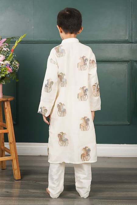 Shruti Jalan Horse Embroidered Kurta Set 