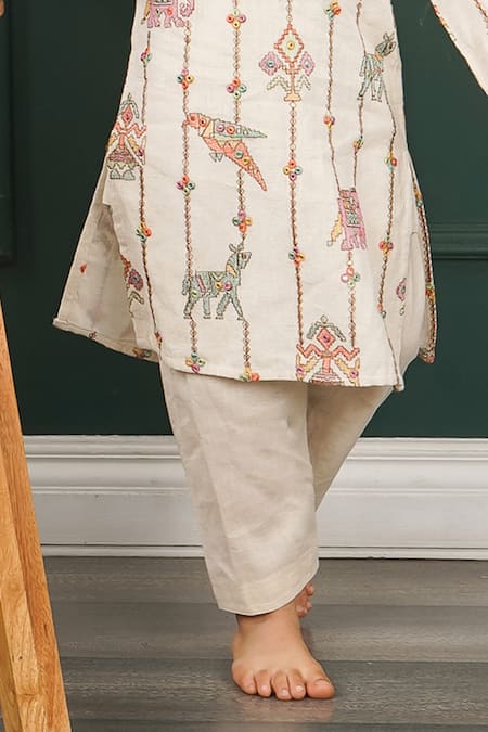 Buy_Shruti Jalan_Cream Linen, Cotton Mirrors, Embroidery Kurta Set _Online_at_Aza_Fashions