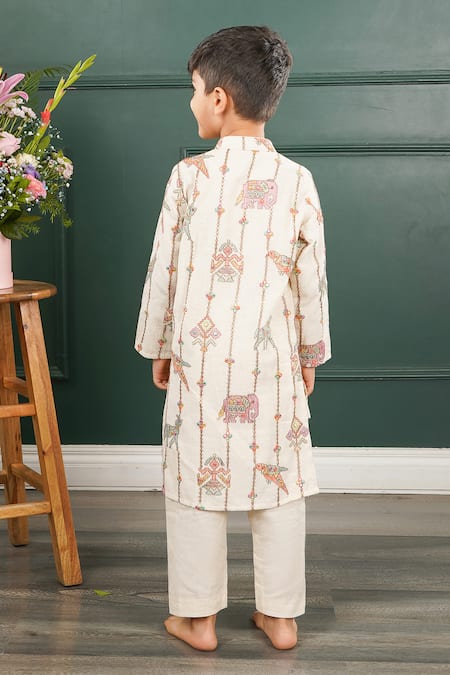 Shruti Jalan Cream Embroidered Kurta Set 