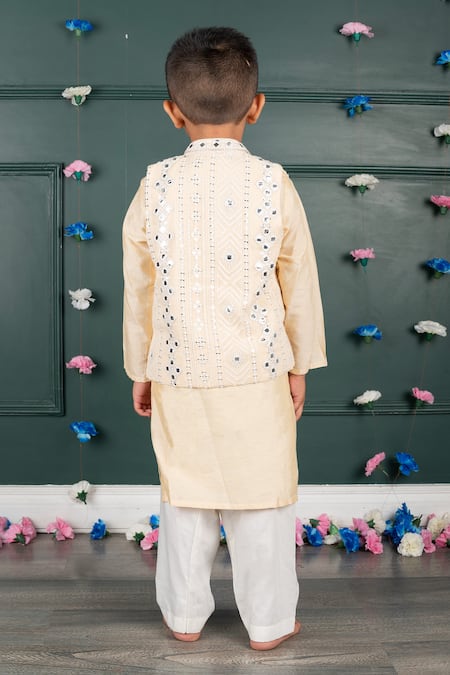 Shruti Jalan Mirror Embroidered Bundi Kurta Set 