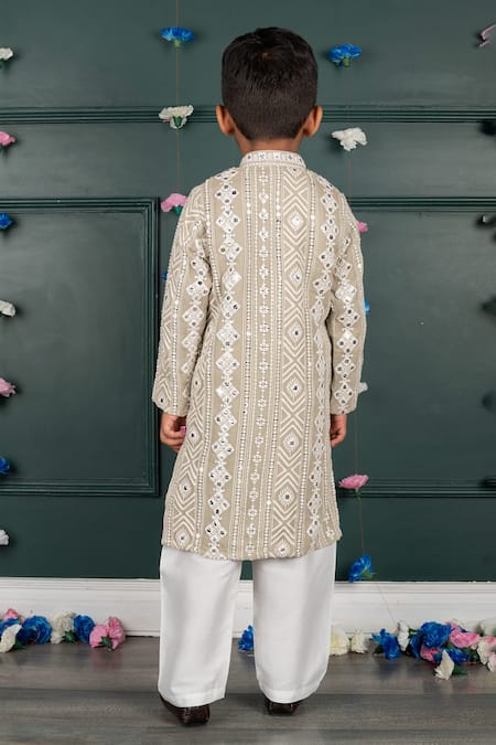 Shruti Jalan Thread Mirror Embroidered Kurta Set 