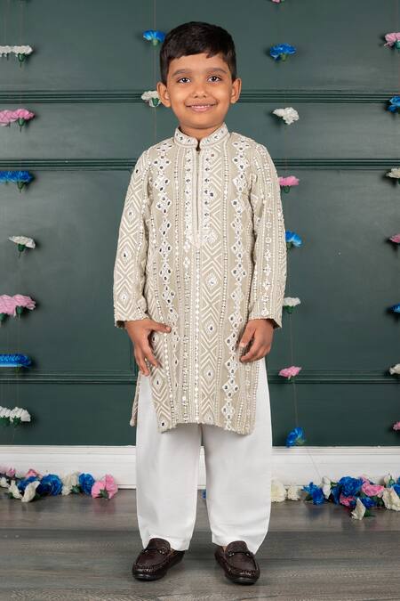 Buy_Shruti Jalan_Gray Cotton, Georgette Mirrors, Embroidery Thread Kurta Set _Online_at_Aza_Fashions