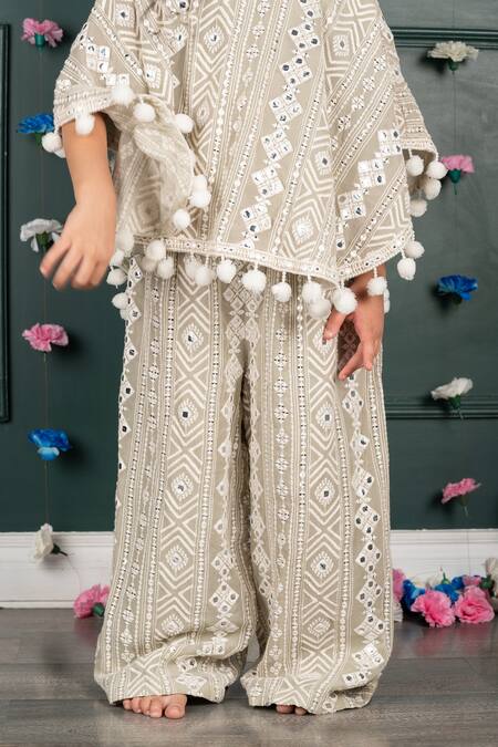 Shruti Jalan_Beige Georgette Embroidery Stripe Cape And Pant Set _Online_at_Aza_Fashions