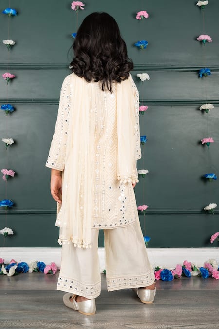 Shruti Jalan Beige Thread & Mirror Embroidered Kurta Set 