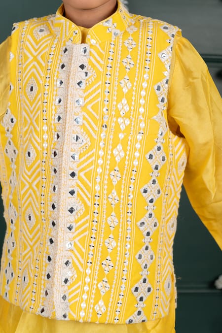 Shruti Jalan Yellow Cotton, Georgette Mirrors, Embroidery Kurta Set at Aza Fashions Shruti Jalan_Yellow Cotton, Georgette Mirrors, Embroidery Kurta Set _at_Aza_Fashions