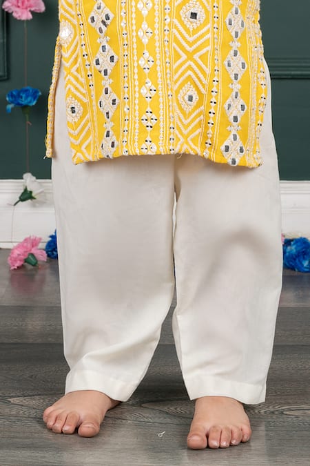 Shruti Jalan_Yellow Cotton, Georgette Mirrors, Embroidery Thread And Kurta Set _Online_at_Aza_Fashions