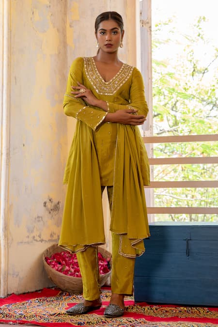 Enamour By Radha Zardozi Embroidered Kurta Set 