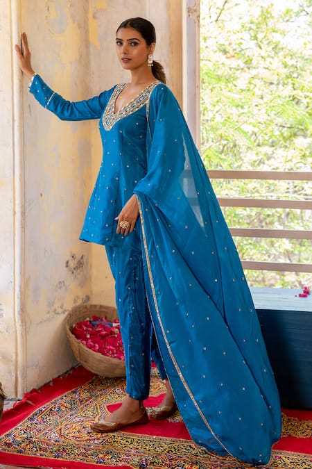 Enamour By Radha Geometric Sequin Embroidered Kurta Set 