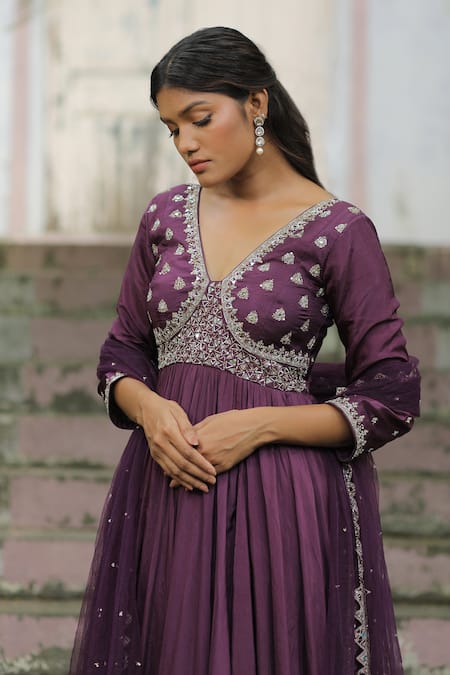 Enamour By Radha_Purple Net, Silk Sequins, Zari, Beads V-neck Zardozi Embroidered Anarkali Set _Online_at_Aza_Fashions