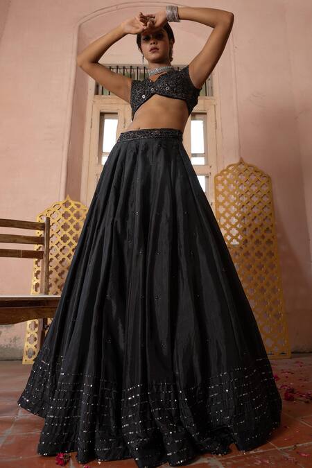 Buy_Enamour By Radha_Black Net, Silk Sequins, Cut Work V-neck Bloom Embroidered Lehenga Set _Online_at_Aza_Fashions