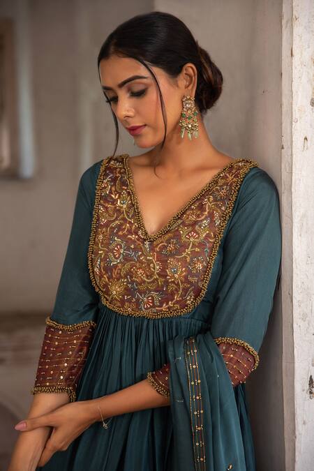 Shop_Enamour By Radha_Blue Chiffon, Muslin Beads, Embroidery V-neck Bloom Anarkali Set With Dupatta _Online_at_Aza_Fashions