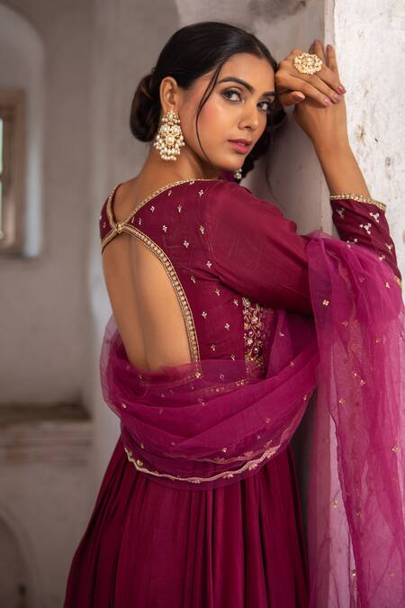 Buy_Enamour By Radha_Pink Net, Silk, Linen Pearls, Zari Split V-neck Bahar Embroidered Anarkali Set _Online_at_Aza_Fashions