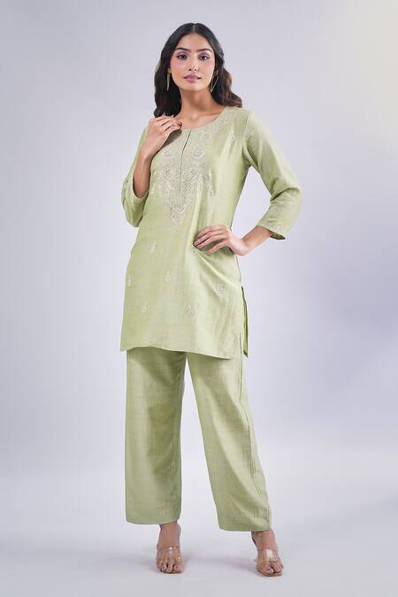 Samyukta Singhania Green Cotton, Silk Embroidery Round Neck Floral Dori Kurta Set at Aza Fashions Samyukta Singhania_Green Cotton, Silk Embroidery Round Neck Floral Dori Kurta Set_at_Aza_Fashions