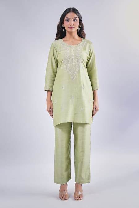 Buy Samyukta Singhania Green Cotton, Silk Embroidery Round Neck Floral Dori Kurta Set Buy_Samyukta Singhania_Green Cotton, Silk Embroidery Round Neck Floral Dori Kurta Set