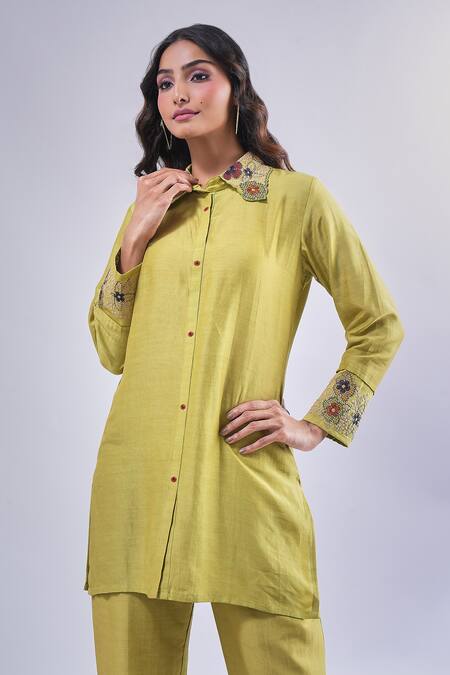 Samyukta Singhania_Green Cotton, Silk Embroidery Collared Flower Kurta And Pant Set_Online_at_Aza_Fashions