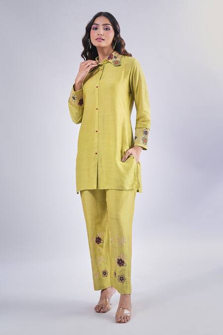 Samyukta Singhania_Green Cotton, Silk Embroidery Collared Flower Kurta And Pant Set_at_Aza_Fashions