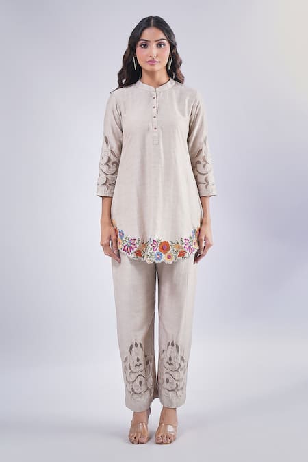 Samyukta Singhania Gray Cotton, Silk Embroidery Mandarin Collar Grey Flower Kurta And Pant Set Online at Aza Fashions Samyukta Singhania_Gray Cotton, Silk Embroidery Mandarin Collar Grey Flower Kurta And Pant Set_Online_at_Aza_Fashions