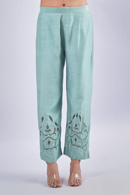 Samyukta Singhania_Green Cotton, Silk Embroidery Mandarin Collar Thread Flower Kurta And Pant Set_Online_at_Aza_Fashions