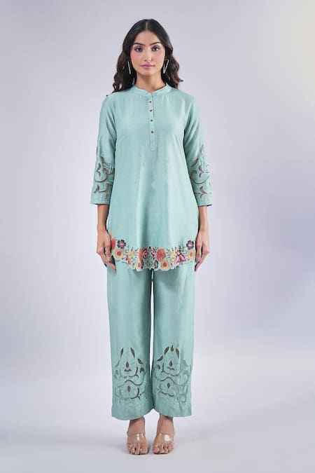 Buy_Samyukta Singhania_Green Cotton, Silk Embroidery Mandarin Collar Thread Flower Kurta And Pant Set