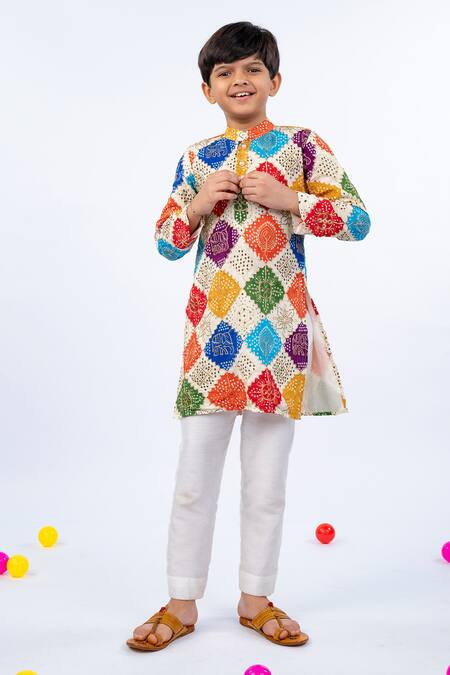 JILMIL DREAMWEAR Off White Crepe Sequins Bandhani Print Kurta Set Online at Aza Fashions JILMIL DREAMWEAR_Off White Crepe Sequins Bandhani Print Kurta Set _Online_at_Aza_Fashions