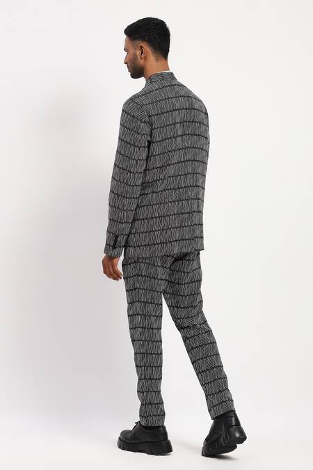 Shop Abraham And Thakore Black Viscose Geometric Wanton Scribble Print Jacket at Aza Fashions Shop_Abraham And Thakore_Black Viscose Geometric Wanton Scribble Print Jacket_at_Aza_Fashions