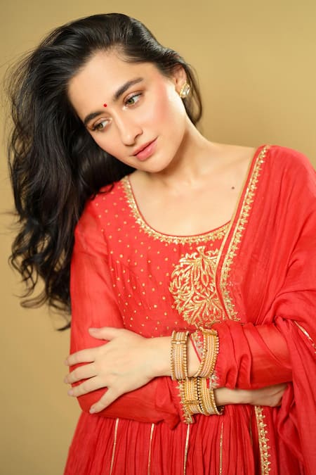 Buy_Almaari By Pooja Patel_Red Chanderi, Silk Gota Patti, Piping, Tassels Floral Embroidered Anarkali Set 