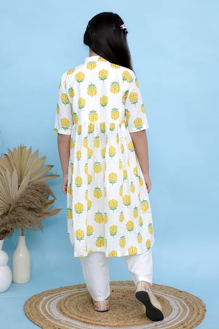 Kalp Gul Floral Butta Print Cape Kurta With Pant 