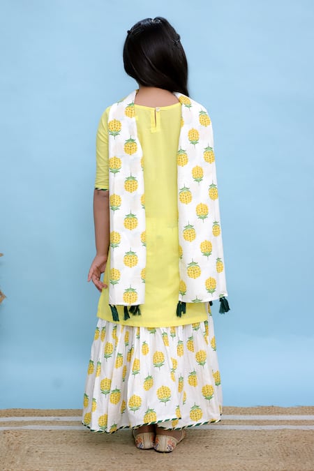 Kalp Floral Gota Embellished Kurta Set 