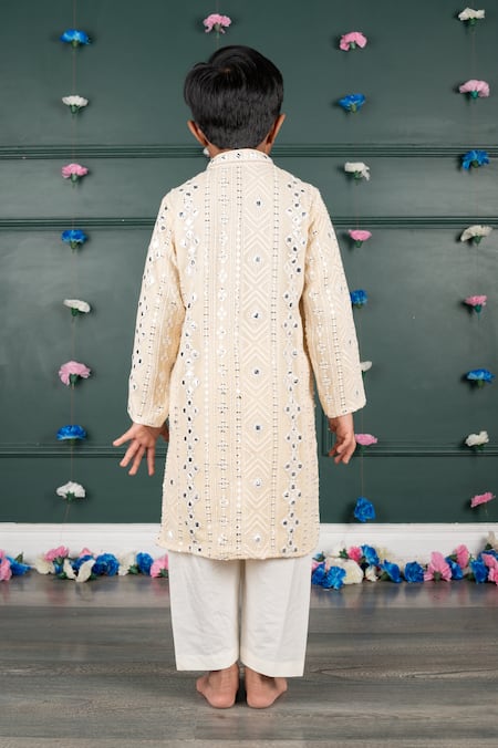 Shruti Jalan Beige Threadwork Embroidered Kurta Set 
