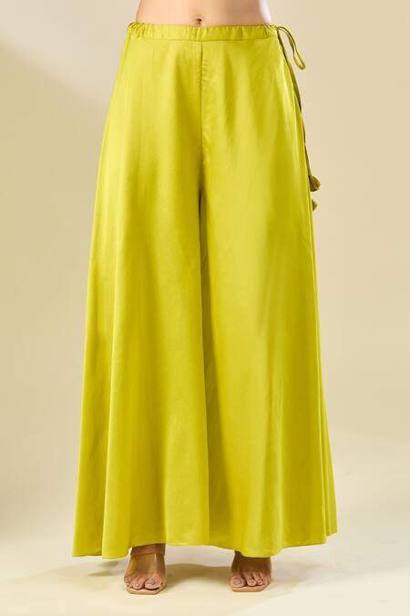 Buy Prisho Green Floral, Paisley Cape Open, Kurta V Neck Ombre Set With Embroidered Online at Aza Fashions Buy_Prisho_Green Floral, Paisley Cape Open, Kurta V Neck Ombre Set With Embroidered _Online_at_Aza_Fashions