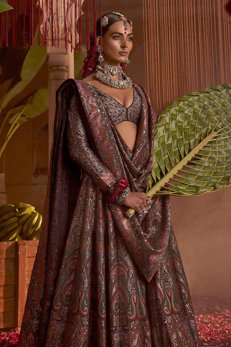 Safaa Black Moonga Silk Floral Plunging V The Diwani I Khaas Woven Lehenga Set Online at Aza Fashions Safaa_Black Moonga Silk Floral Plunging V The Diwani I Khaas Woven Lehenga Set _Online_at_Aza_Fashions