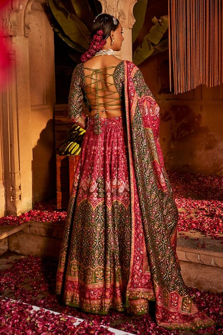 Buy_Safaa_Magenta Moonga Silk Bead, Floral Paisley V Neck The Mor Mahal Woven Lehenga Set _Online_at_Aza_Fashions