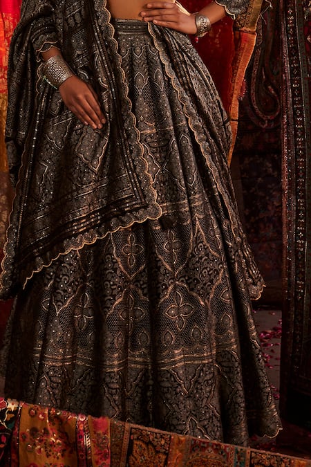 Safaa Black Vegan Silk Floral Palatial Plunging V The Soneri Mahal Woven Lehenga Set Online at Aza Fashions Safaa_Black Vegan Silk Floral Palatial Plunging V The Soneri Mahal Woven Lehenga Set _Online_at_Aza_Fashions