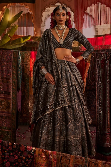 Buy Safaa Black Vegan Silk Floral Palatial Plunging V The Soneri Mahal Woven Lehenga Set Online at Aza Fashions Buy_Safaa_Black Vegan Silk Floral Palatial Plunging V The Soneri Mahal Woven Lehenga Set _Online_at_Aza_Fashions